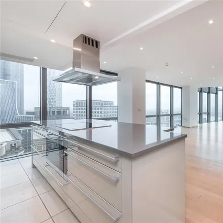 Image 2 - 1 West India Quay, 26 Hertsmere Road, Canary Wharf, London, E14 4AW, United Kingdom - Apartment for rent