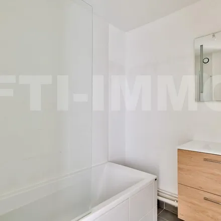 Rent this 2 bed apartment on 256 Rue Vendôme in 69003 Lyon, France