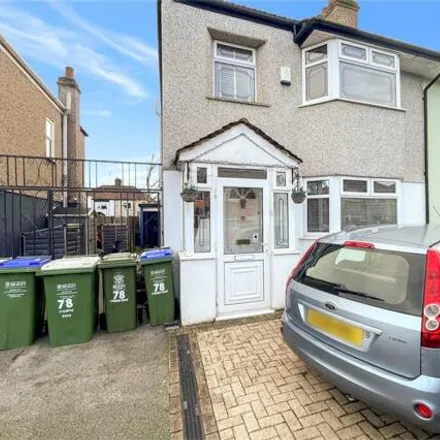 Buy this 3 bed duplex on Lynmere Road in Crook Log, London