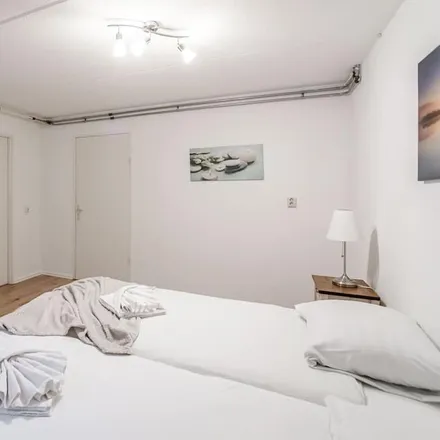 Rent this 1 bed apartment on 2042 NN Zandvoort
