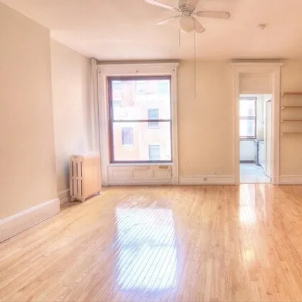 Rent this studio townhouse on 259 West 90th Street in New York, NY 10024