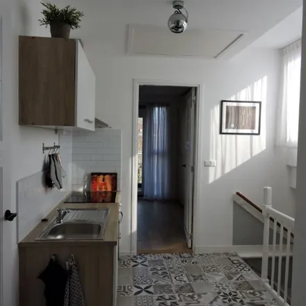 Rent this 2 bed apartment on Adrien Mildersstraat 14 in 3022 NG Rotterdam, Netherlands