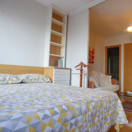 Rent this studio apartment on Madrid in Calle de la Sierra de Filabres, 44