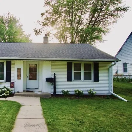 Buy this 2 bed house on 2855 N 89th St in Milwaukee, Wisconsin