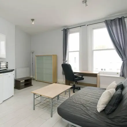 Rent this 1 bed apartment on 69 Longridge Road in London, SW5 9PQ
