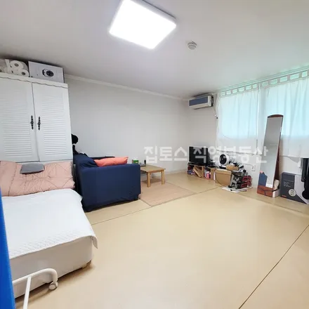 Image 1 - 서울특별시 송파구 석촌동 226-5 - Apartment for rent