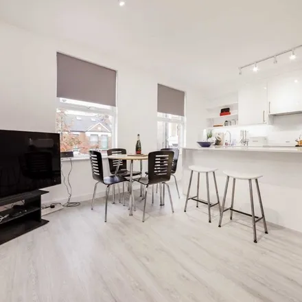 Rent this 4 bed apartment on Elm Terrace in Childs Hill, London