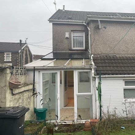 Rent this 2 bed house on unnamed road in Abercynon, CF45 4RF