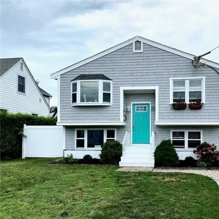 Rent this 3 bed house on 81 Eustis Avenue in Newport, RI 02840