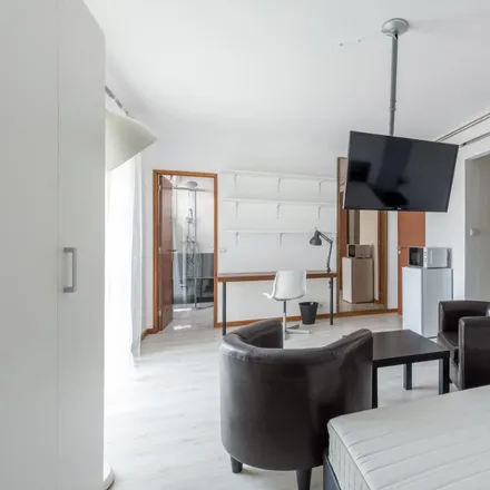 Rent this 4 bed room on Rua Lourenço Marques in 4445-369 Ermesinde, Portugal