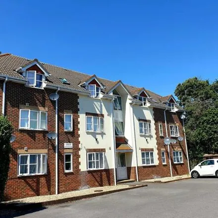Rent this 1 bed apartment on 129 Millbrook Road East in Southampton, SO15 1HQ