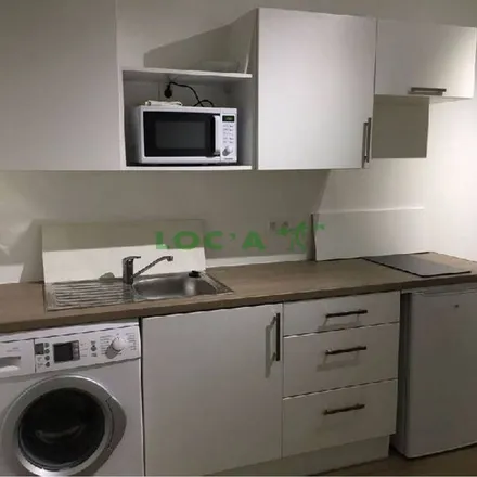 Image 2 - 4 Place Charles de Gaulle, 69130 Écully, France - Apartment for rent