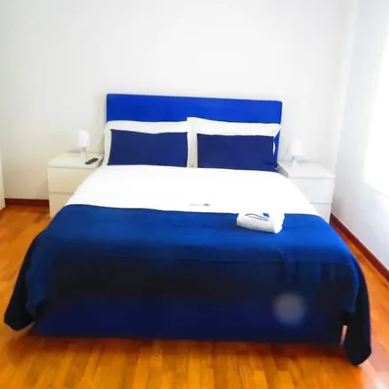 Rent this 5 bed house on Rua de Castro Portugal in 4400-086 Vila Nova de Gaia, Portugal