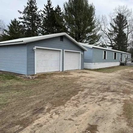 Buy this 3 bed house on Oakwood Drive in Wescott, WI 54176