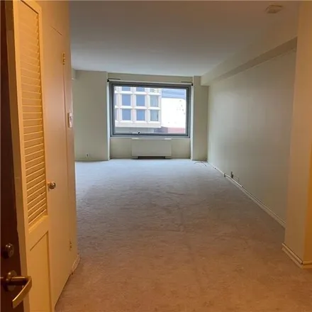 Image 7 - Gateway Towers, 320 Fort Duquesne Boulevard, Pittsburgh, PA 15222, USA - Condo for rent
