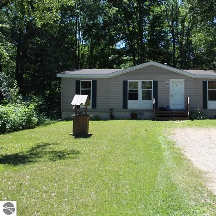 Buy this 3 bed house on 8343 Knapp Road in Houghton Lake, Roscommon Township