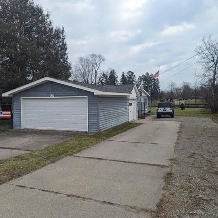 Image 2 - 567 South Detroit Street, Au Gres, Arenac County, MI 48703, USA - House for sale
