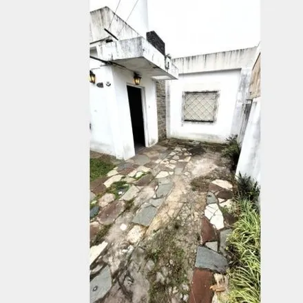 Rent this 2 bed house on Entre Ríos 924 in Partido de La Matanza, Villa Luzuriaga