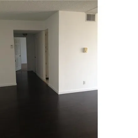 Image 9 - 137 Golden Isles Drive, Golden Isles, Hallandale Beach, FL 33009, USA - Condo for rent