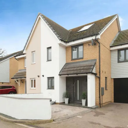 Buy this 3 bed duplex on Elms Court in Southend-on-Sea, SS0 0BF