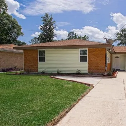 Rent this 3 bed house on 227 Cardinal Drive in Audubon Place, Slidell