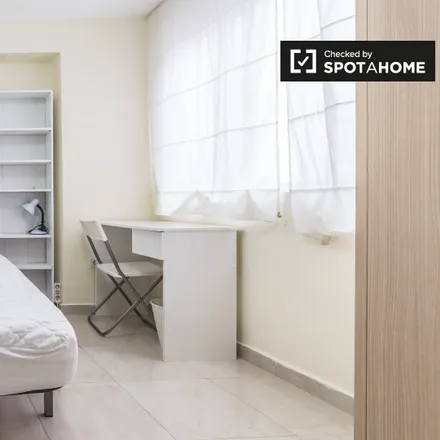 Rent this 3 bed room on Carrer de la Marina in 18, 46011 Valencia