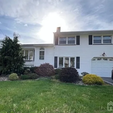 Buy this 4 bed house on 75 Sterling Drive in Colonia, Woodbridge Township