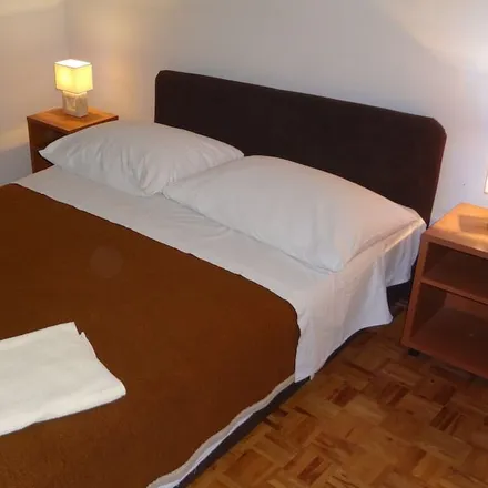 Rent this 2 bed apartment on 22212 Tribunj