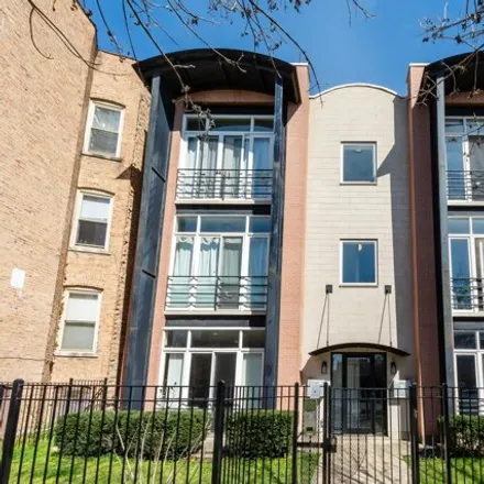Buy this 3 bed condo on 6225-6231 South Kenwood Avenue in Chicago, IL 60637