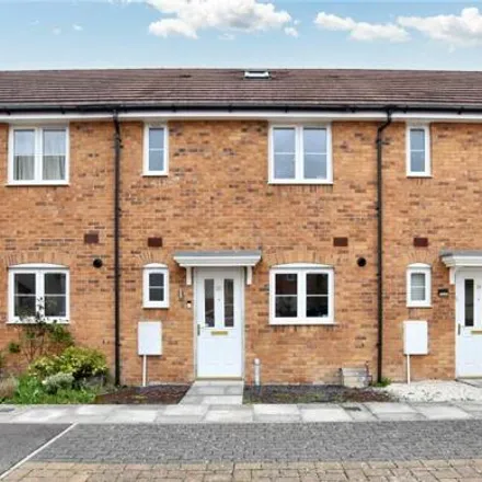 Buy this 2 bed townhouse on Sandpiper Walk in Didcot, OX11 6BB