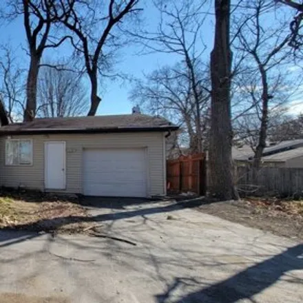 Buy this 1 bed house on 921 30th Street in Des Moines, IA 50311