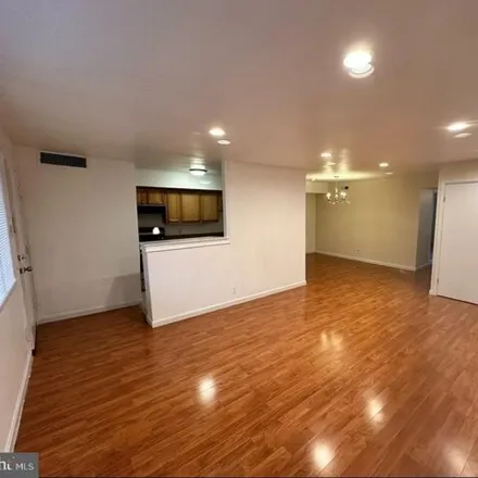 Image 3 - Stone Gate, 3930 Stone Gate Drive, Suitland, MD 20746, USA - Condo for rent