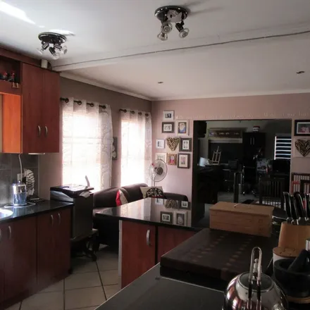 Image 7 - Franck Street, Cape Town Ward 8, Western Cape, 7560, South Africa - Apartment for rent