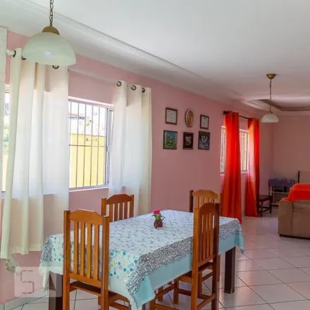 Rent this 3 bed house on Rua Saquarema in Centro, Diadema - SP