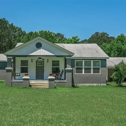 Buy this 4 bed house on 700 12th St NW in Springhill, LA 71075