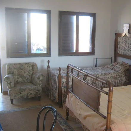 Rent this 1 bed room on Horta do Granja in Azinhaga da Patinha 35, 8700-203 Quelfes