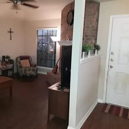 Image 2 - 1243 Gregory Lane, Round Rock, TX 78664, USA - Apartment for rent