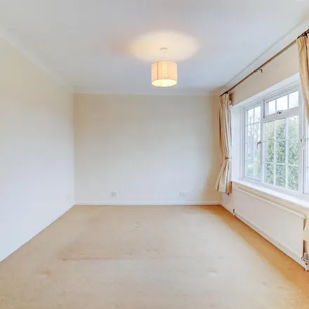 Rent this 4 bed apartment on 60 Beverley Road in Royal Leamington Spa, CV32 6PN