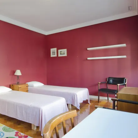 Rent this 5 bed room on Ótica Nova Campolide in Rua Marquês de Fronteira 165, 1070-294 Lisbon