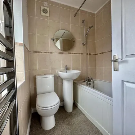 Rent this 2 bed duplex on Spinnaker Close in Hull, HU9 1UL