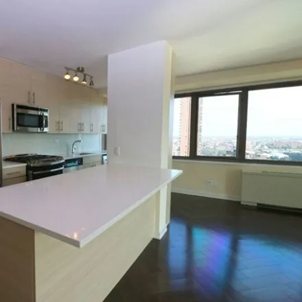 Image 2 - 444 E 82nd St Apt 35B, New York, 10028 - Condo for rent