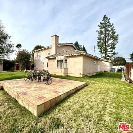 Image 7 - 18035 Raymer Street, Los Angeles, CA 91325, USA - House for sale