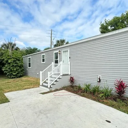 Buy this studio apartment on 1320 Hand Avenue in Ormond Beach, FL 32174