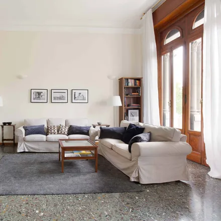Rent this 2 bed apartment on Via Benedetto Marcello in 38, 20124 Milan MI