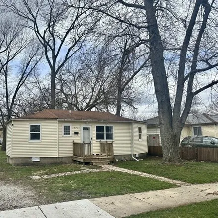 Buy this 2 bed house on 751 North Cottage Avenue in Kankakee, IL 60901