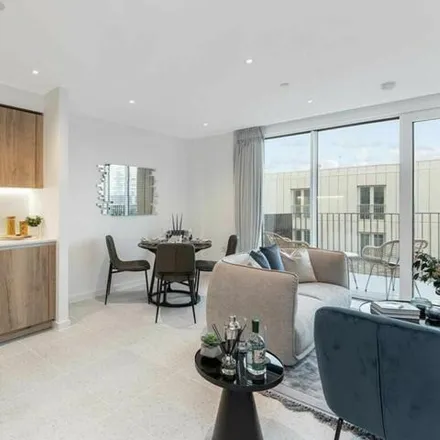 Image 3 - Cavell Street, St. George in the East, London, E1 2JA, United Kingdom - Apartment for sale