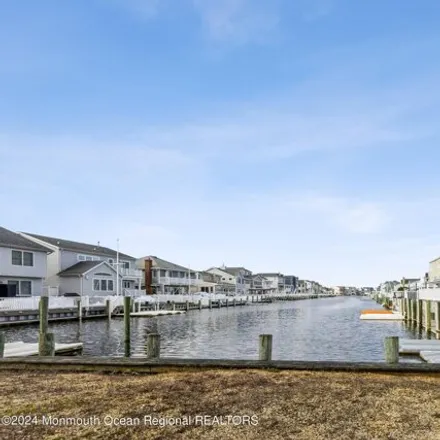 Buy this 4 bed house on 83 West Central Avenue in Lavallette, Ocean County