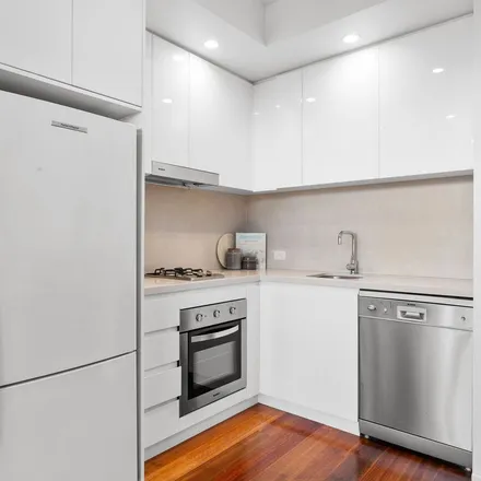 Image 4 - 92 Acland Street, St Kilda VIC 3182, Australia - Apartment for rent