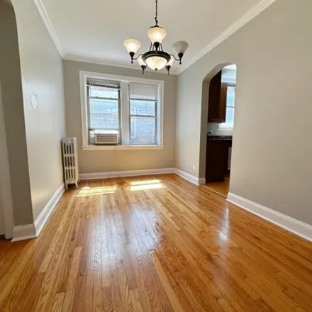 Image 5 - 6129-6137 North Hoyne Avenue, Chicago, IL 60645, USA - Apartment for rent