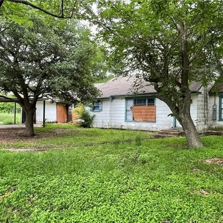 Image 5 - 207 North Carpenter Street, Mart, McLennan County, TX 76664, USA - House for sale